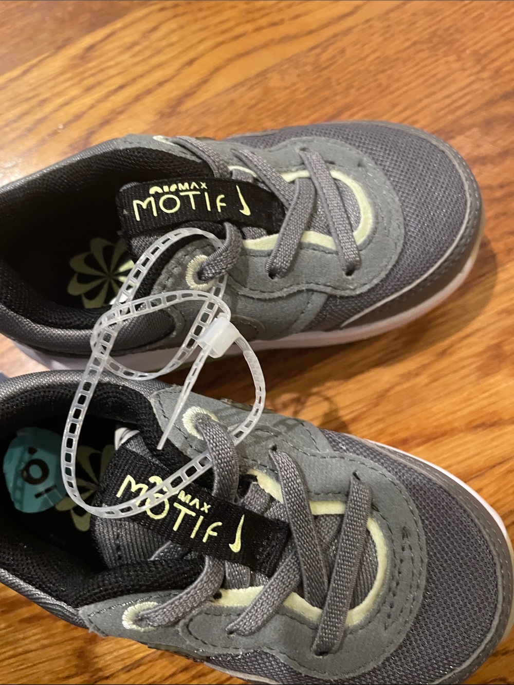 Nike Airmax Motif Kids Olive Gray and lime Low-Top Sneakers - Picture 2 of 6